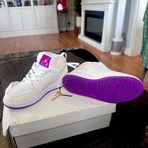 Brand new air, Jordans size 4